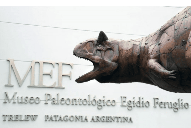 Dinosaur in front of Museo Paleontológico Egidio Feruglio (MEF)